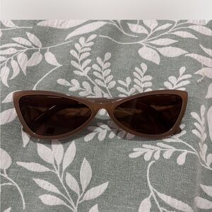 Stylish Brown Cat-Eye Sunglasses